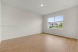 9082 Venetian Sq - Photo 14