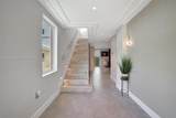 305 Oak St - Photo 10