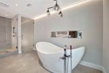 305 Oak St - Photo 54