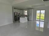 2044 Crawford Ave N - Photo 4