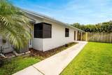 563 Lakeside Cir - Photo 2