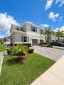 823 17th St - Photo 1