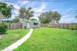 261 15th St (Studio) - Photo 3