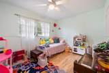 940 52nd Ave - Photo 17