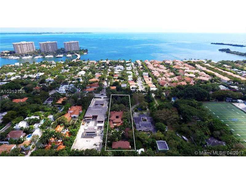 1911 Bayshore Dr - Photo 1
