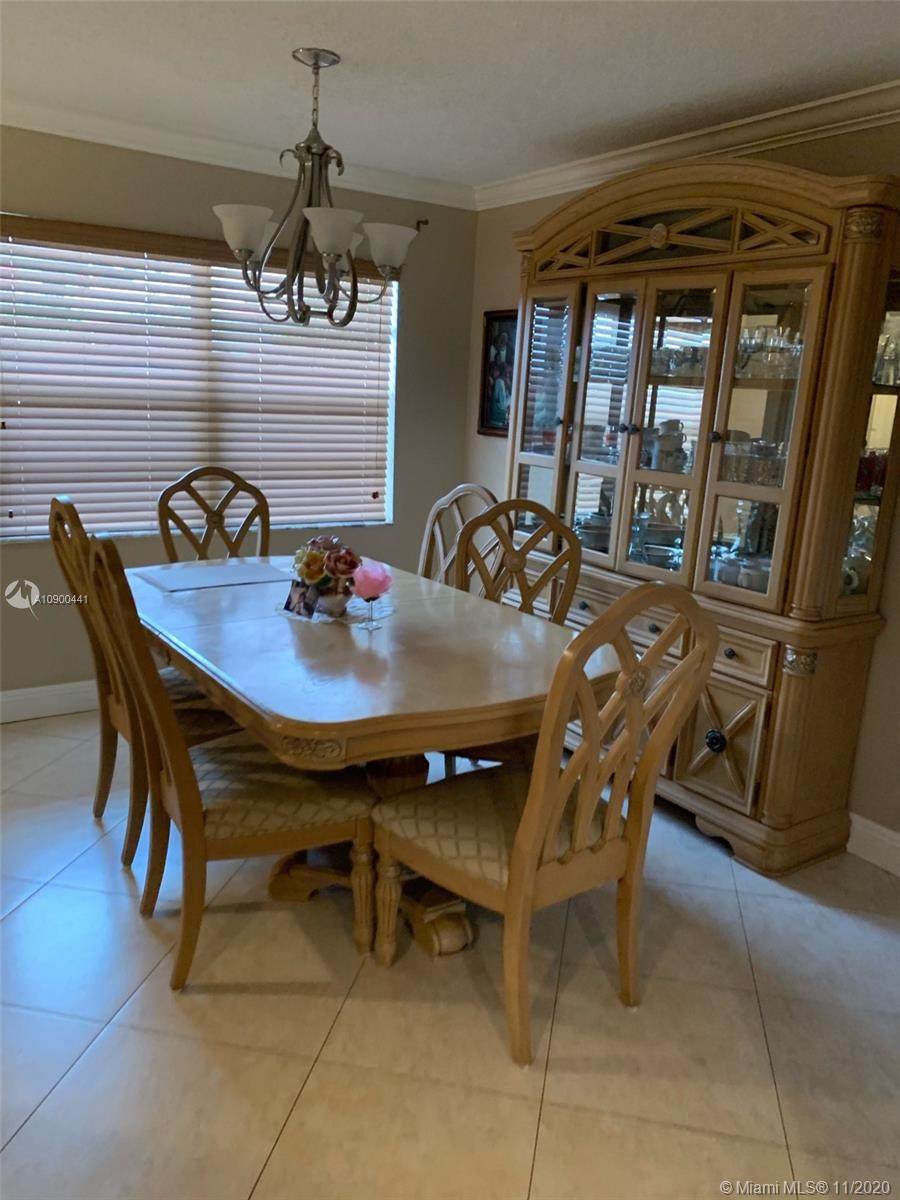 4000 Nw 44th Ave - Photo 1