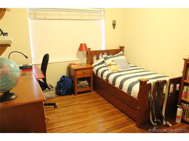 340 Redwood Ln - Photo 1