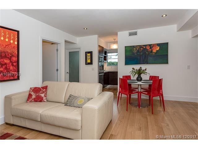930 10th St - Photo 1