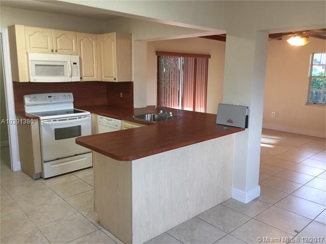 2424 15th St - Photo 1