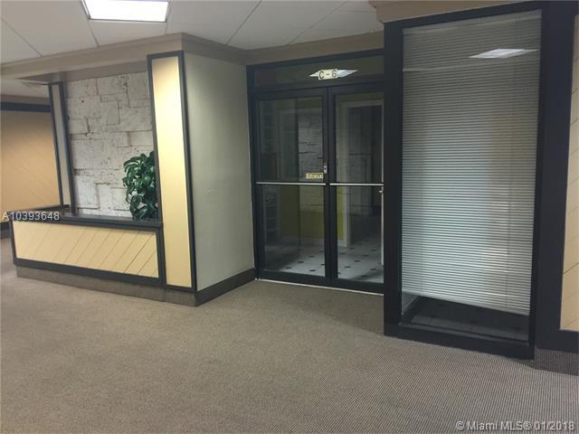 2555 Collins Ave - Photo 1
