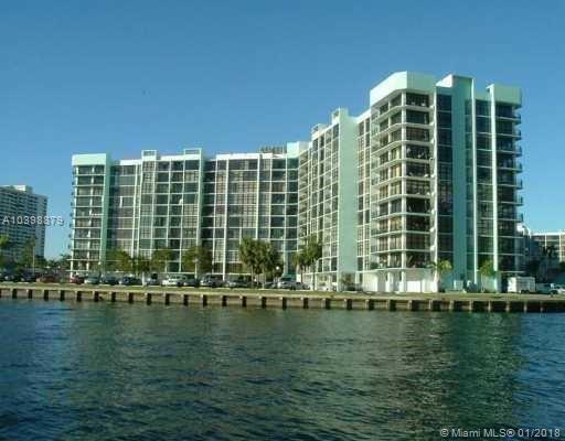 800 Parkview Dr - Photo 1