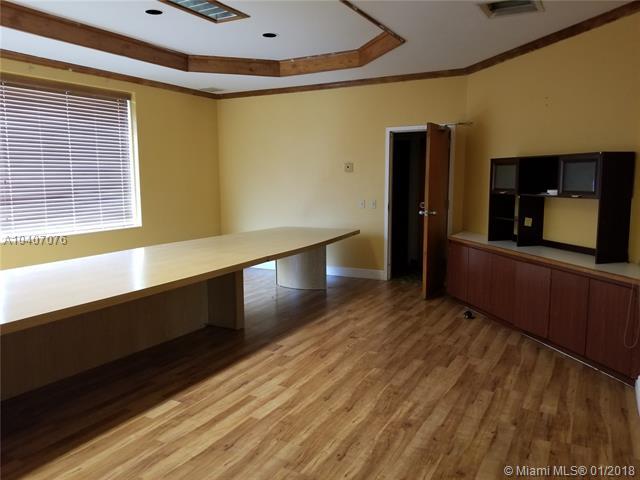 275 199th St - Photo 1