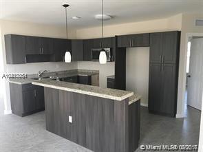 12285 218 St - Photo 1