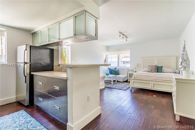 741 6 St - Photo 1