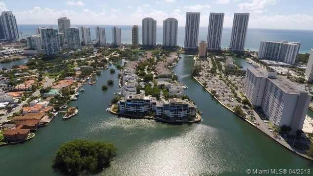 303 Poinciana Dr - Photo 1