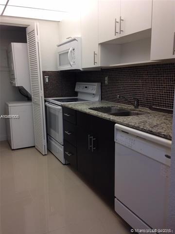 200 Lakeview Dr - Photo 1
