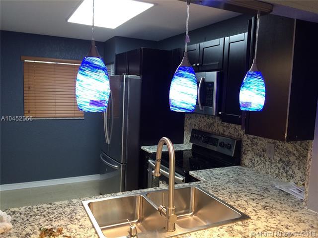 901 Ne 209 Terrace - Photo 1