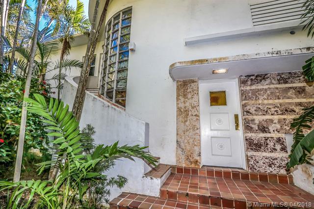 250 Hibiscus Dr - Photo 1
