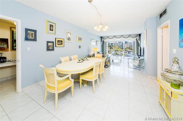 300 Bayview Dr - Photo 1