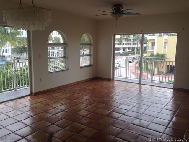 9008 Collins Av - Photo 1