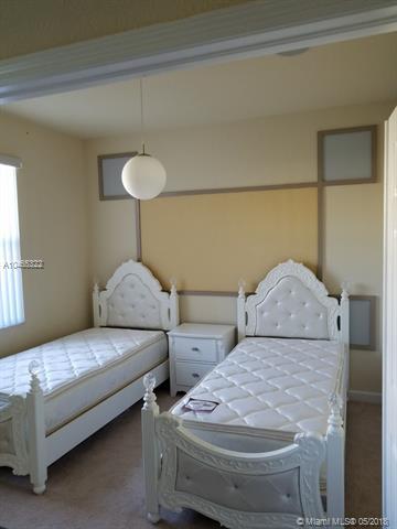 8805 116th Ct - Photo 1
