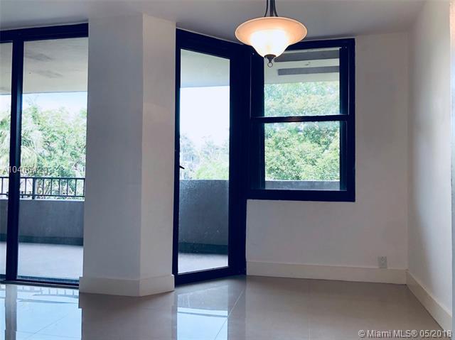 121 Crandon - Photo 1