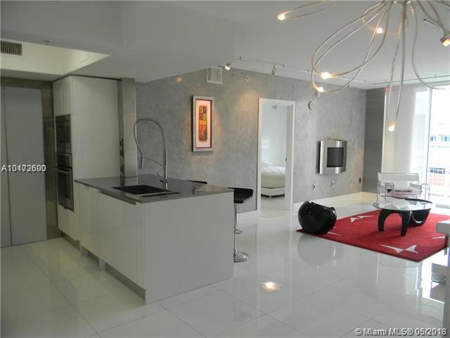 2000 Bayshore Dr - Photo 1