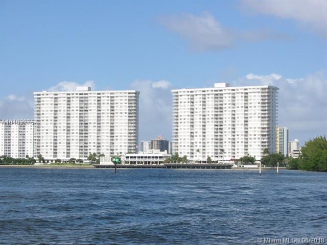 300 Bayview Dr - Photo 1