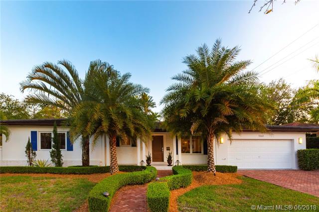 1160 Alhambra Cir - Photo 1