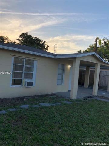 2409 9th St - Photo 1