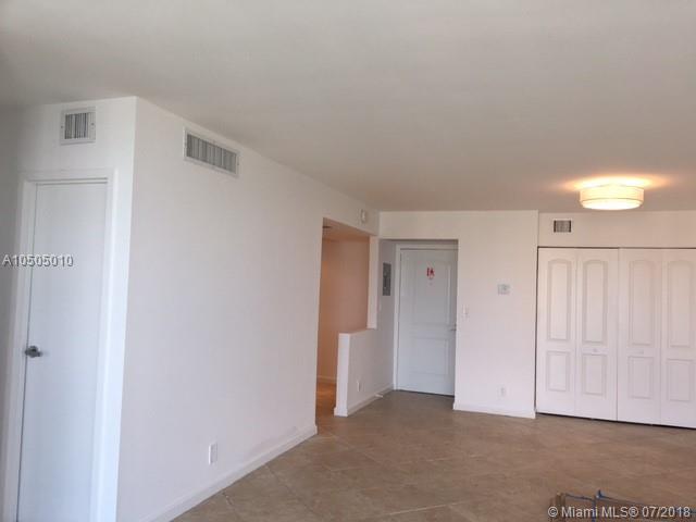 100 Bayview Dr - Photo 1