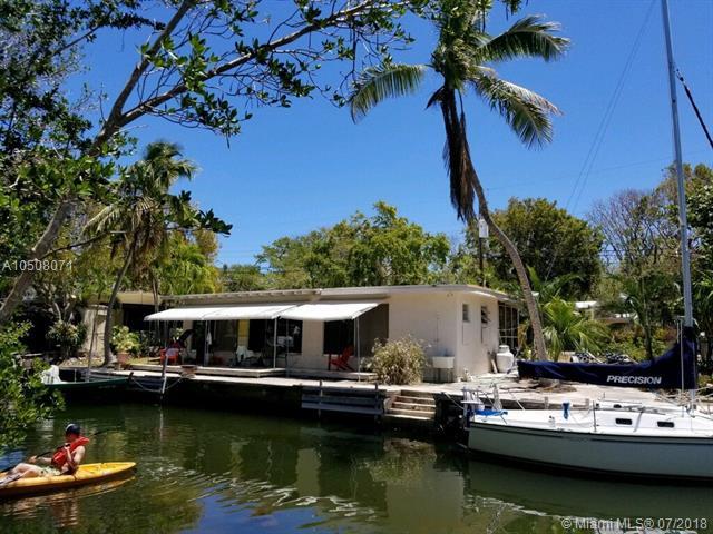 205 Pirates Drive - Photo 1
