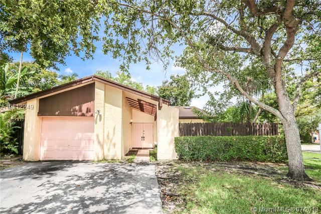 13468 108 St Cir N - Photo 1