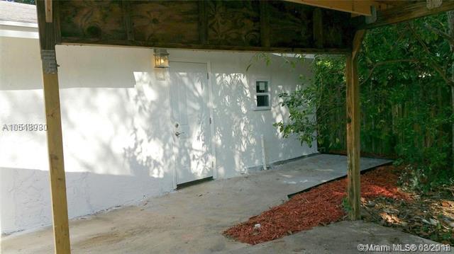 610 Campus Cir - Photo 1