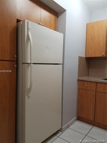 140 Royal Palm Rd - Photo 1