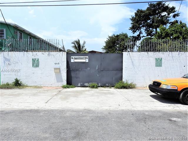 665 27th St - Photo 1