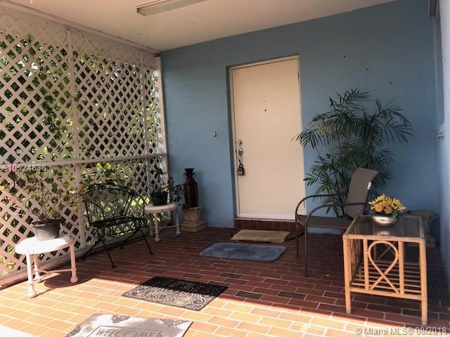 8949 28th St - Photo 1