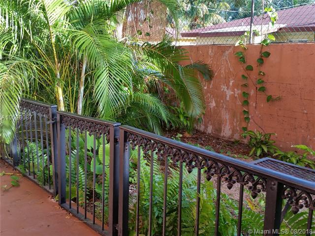 670 Tennis Club Dr - Photo 1