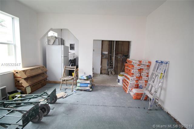 1618 Michigan Ave - Photo 1
