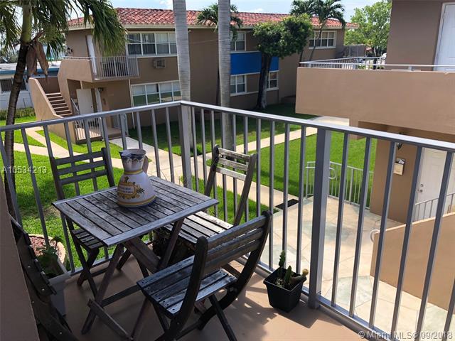 1635 Treasure Dr - Photo 1