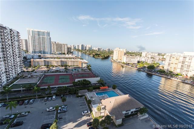 1833 Ocean Dr - Photo 1