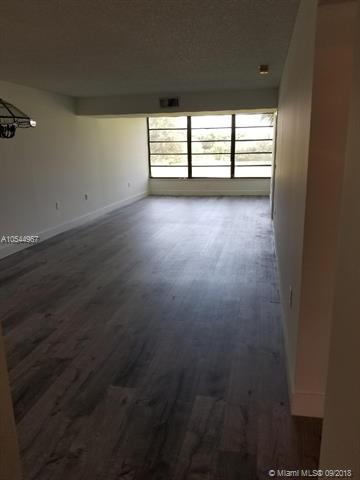 1504 Whitehall Dr - Photo 1