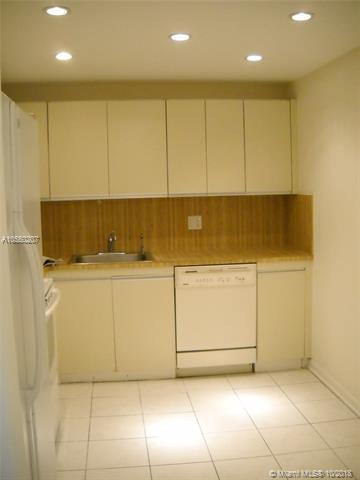 2500 Parkview Dr - Photo 1