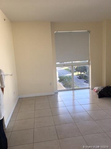 7275 90 St - Photo 1