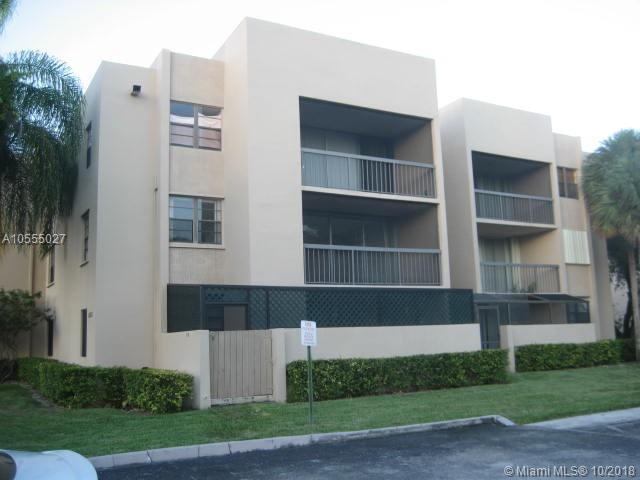10425 112 AV - Photo 1