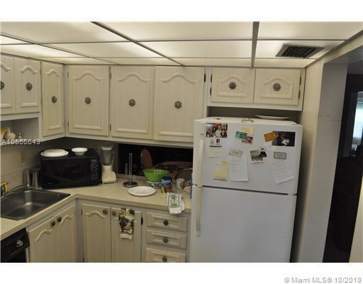 5530 Lakewood Cir N - Photo 1