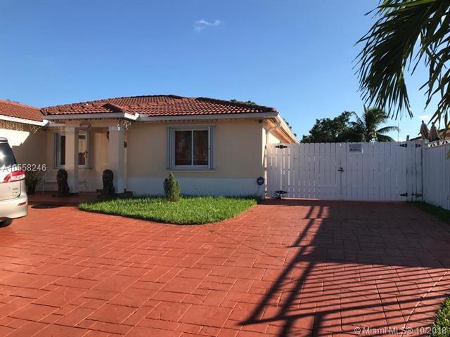12458 220 ST - Photo 1