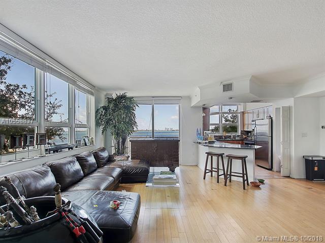 2000 Bayshore Dr - Photo 1