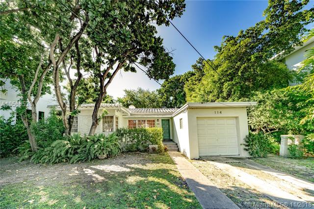 114 Venetian Way - Photo 1