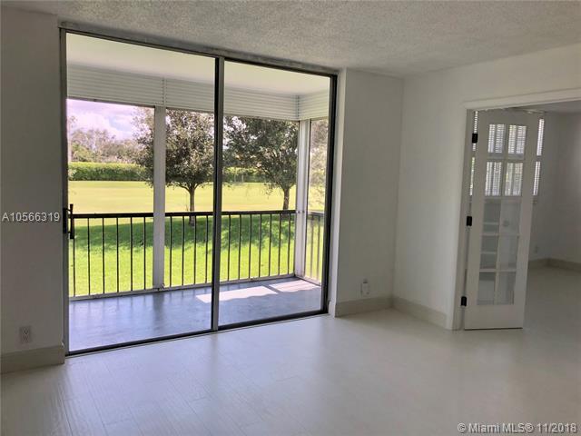 9520 Hollybrook Lake Dr - Photo 1